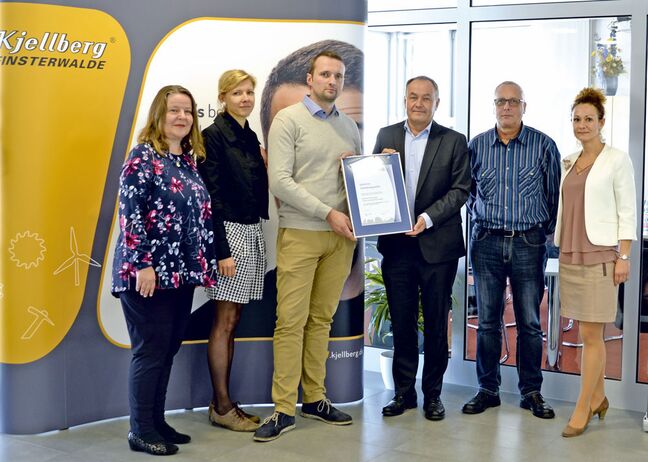 Übergabe Qualitätssiegel für exzellente Ausbildung